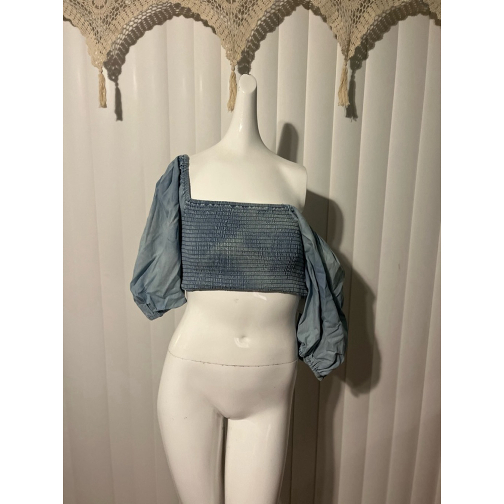 Women's Forever 21 Blue Smocked Crop Top Size S